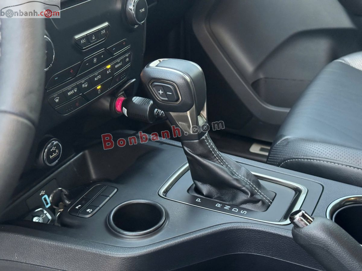 Bán ô tô Ford Everest Titanium 2.0L 4x2 AT - 2019 - xe cũ