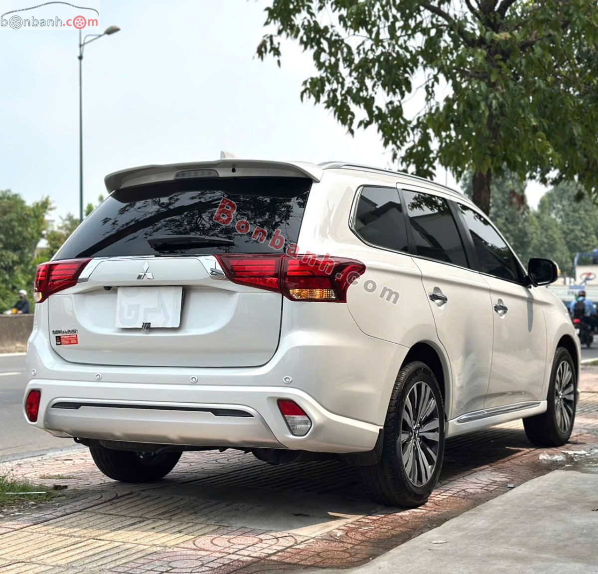 Bán ô tô Mitsubishi Outlander 2.0 CVT - 2023 - xe cũ