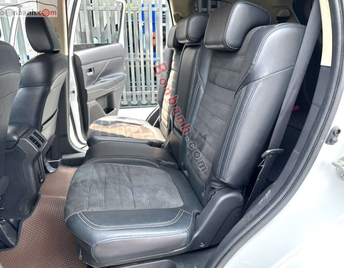 Bán ô tô Mitsubishi Outlander 2.0 CVT - 2023 - xe cũ