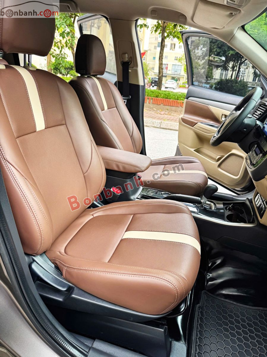 Bán ô tô Mitsubishi Outlander 2.0 CVT - 2018 - xe cũ