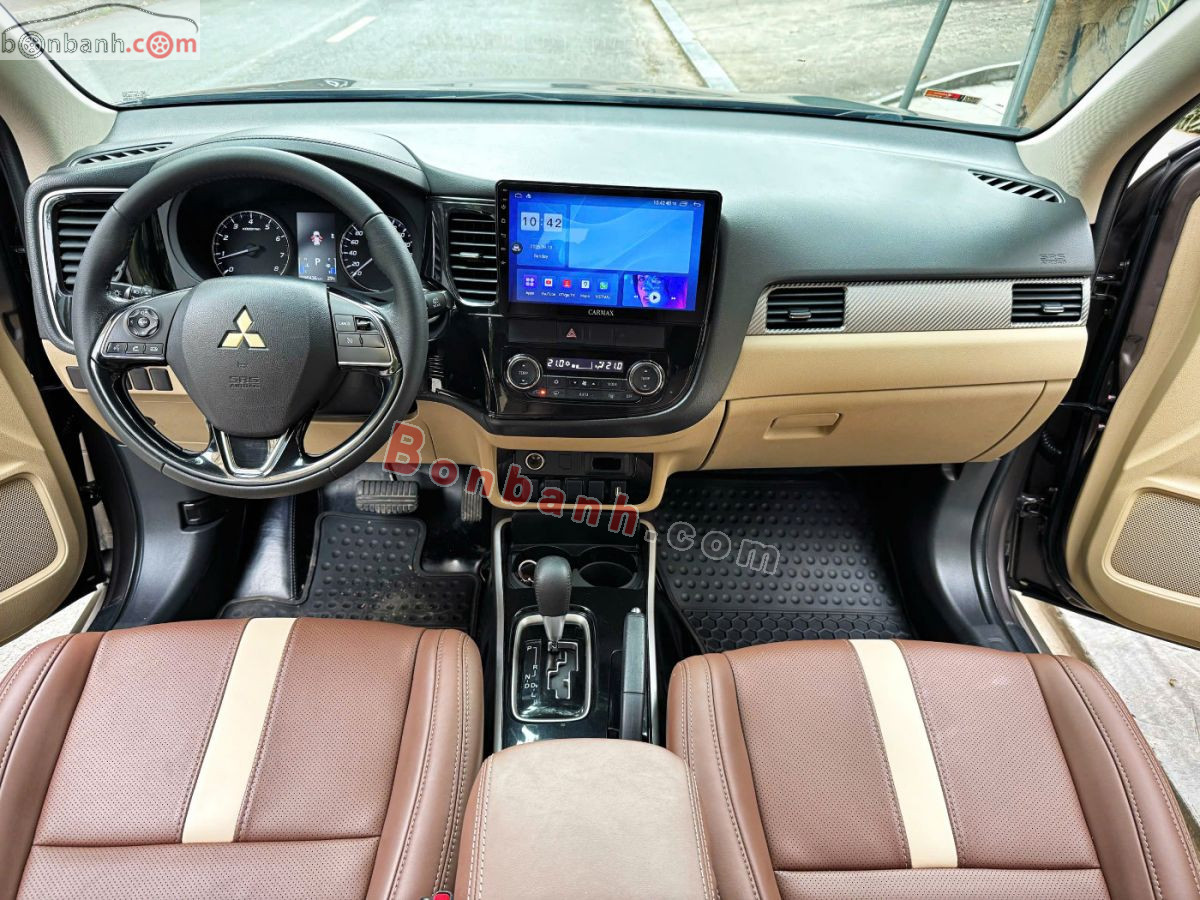Bán ô tô Mitsubishi Outlander 2.0 CVT - 2018 - xe cũ