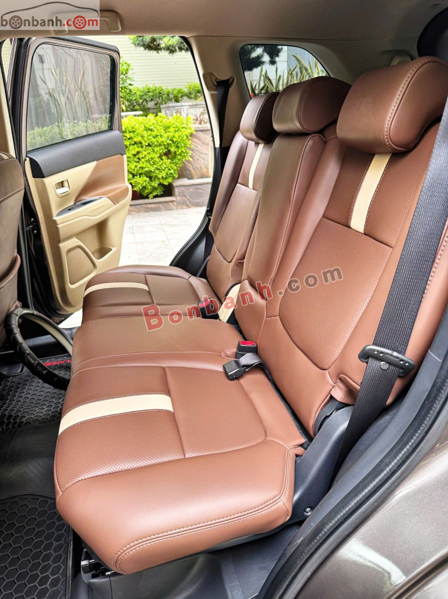 Bán ô tô Mitsubishi Outlander 2.0 CVT - 2018 - xe cũ