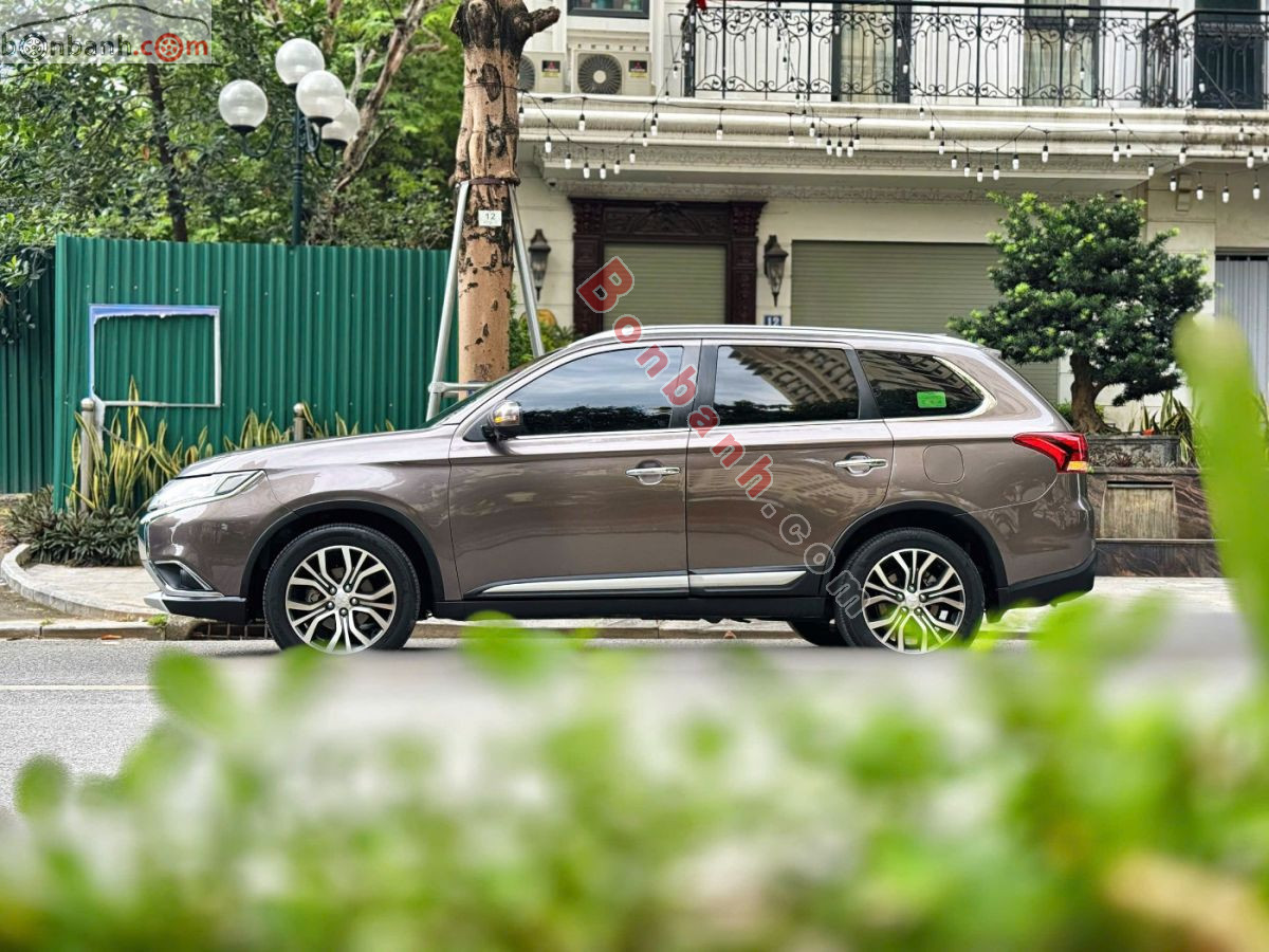 Bán ô tô Mitsubishi Outlander 2.0 CVT - 2018 - xe cũ