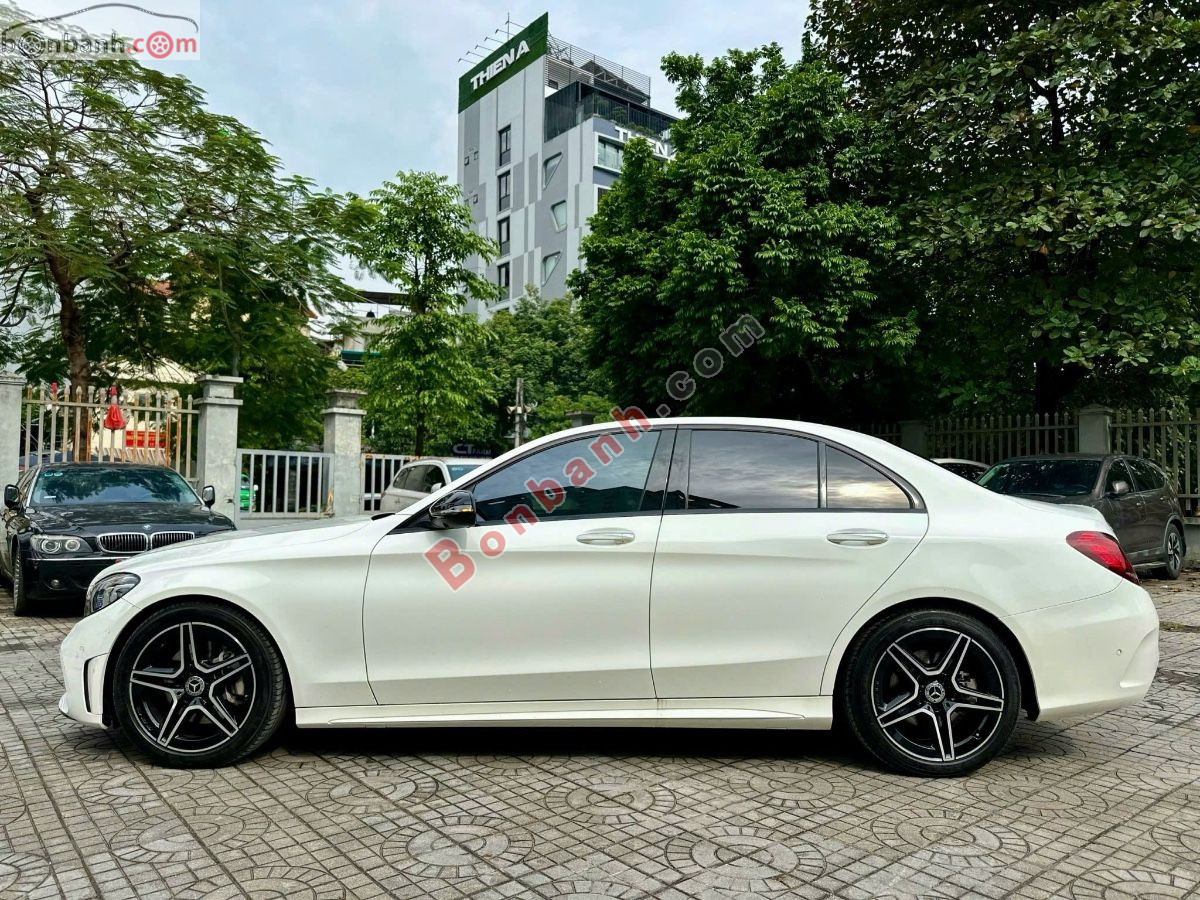 Bán ô tô Mercedes Benz C class C300 AMG - 2021 - xe cũ