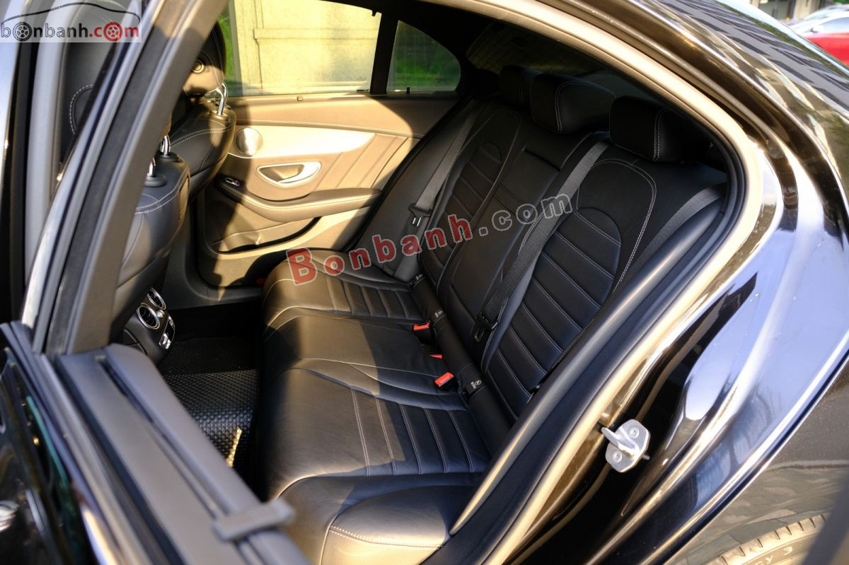 Bán ô tô Mercedes Benz C class C300 AMG - 2020 - xe cũ