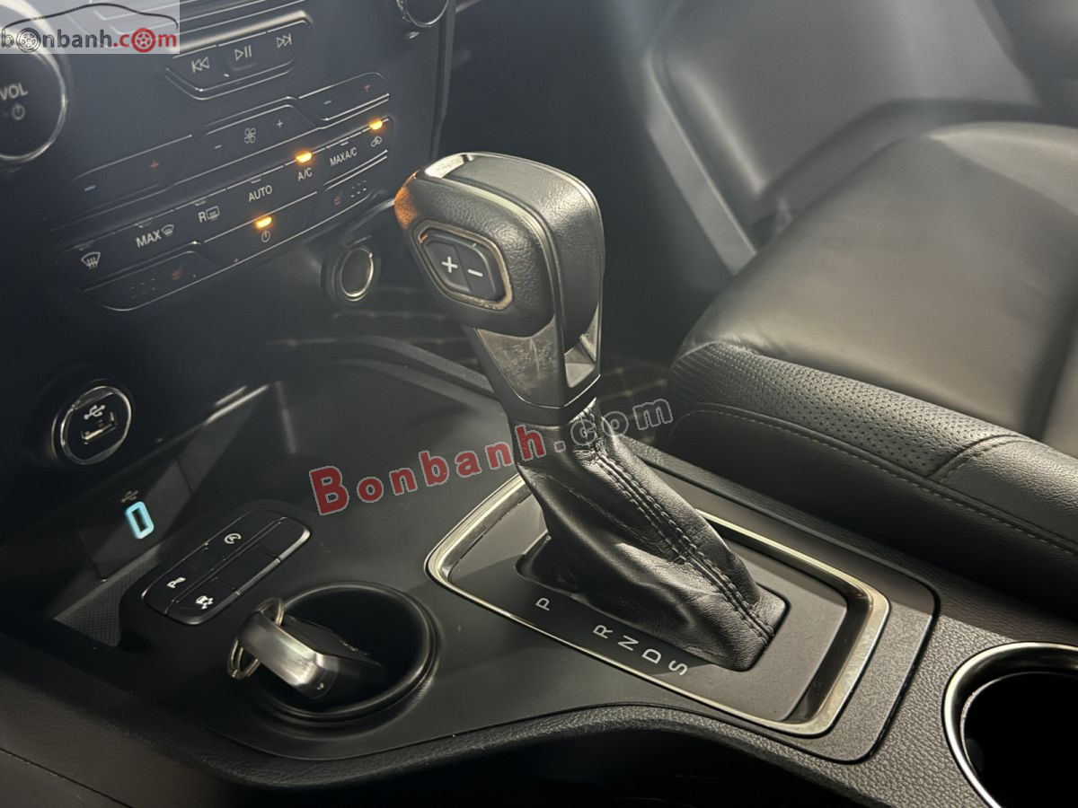 Bán ô tô Ford Everest Titanium 2.0L 4x2 AT - 2022 - xe cũ