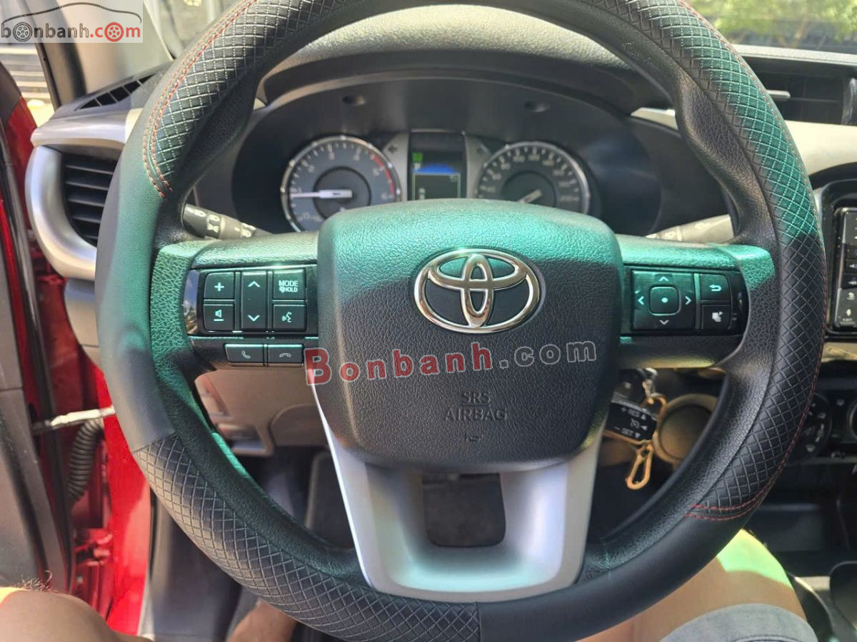 Bán ô tô Toyota Hilux 2.4L 4x2 AT - 2021 - xe cũ