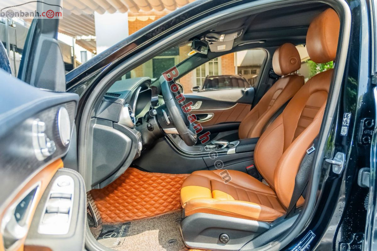 Bán ô tô Mercedes Benz C class C300 AMG - 2021 - xe cũ