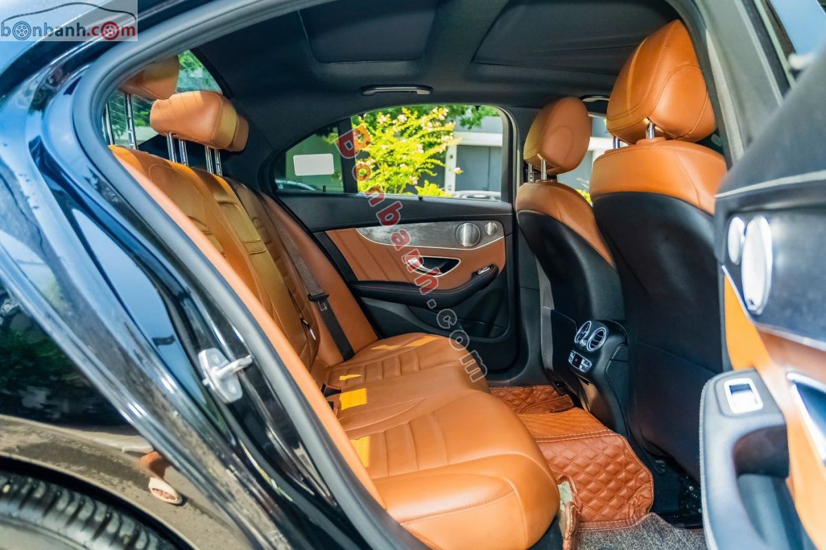 Bán ô tô Mercedes Benz C class C300 AMG - 2021 - xe cũ
