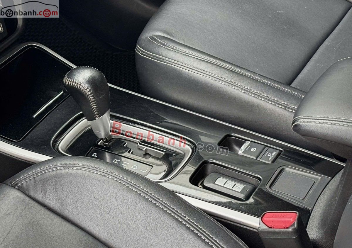 Bán ô tô Mitsubishi Outlander 2.0 CVT - 2021 - xe cũ