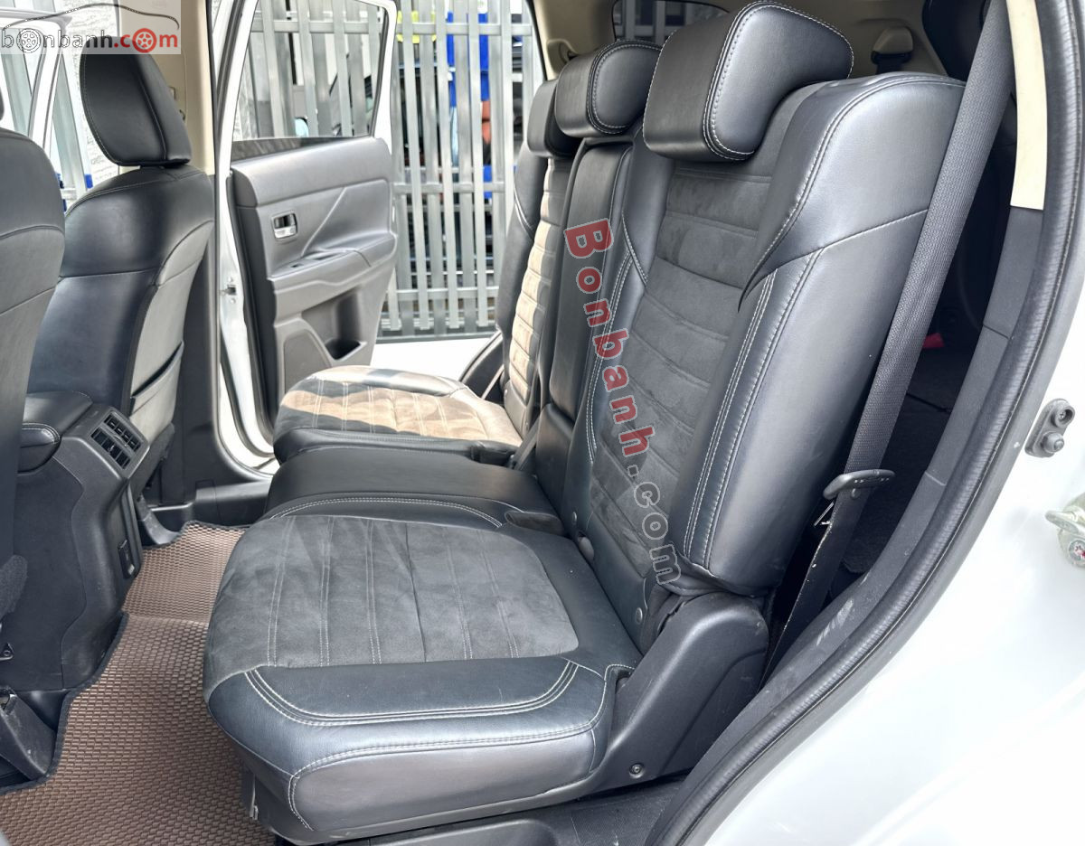 Bán ô tô Mitsubishi Outlander 2.0 CVT - 2023 - xe cũ
