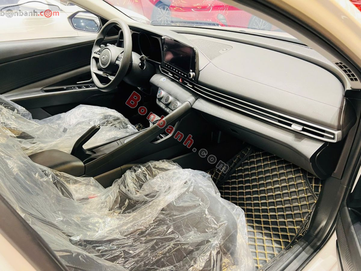 Bán ô tô Hyundai Elantra 1.6 AT Tiêu chuẩn - 2023 - xe cũ