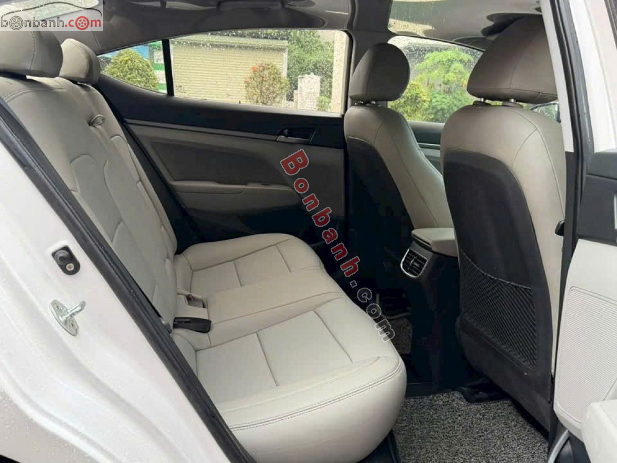 Bán ô tô Hyundai Elantra 1.6 MT - 2018 - xe cũ