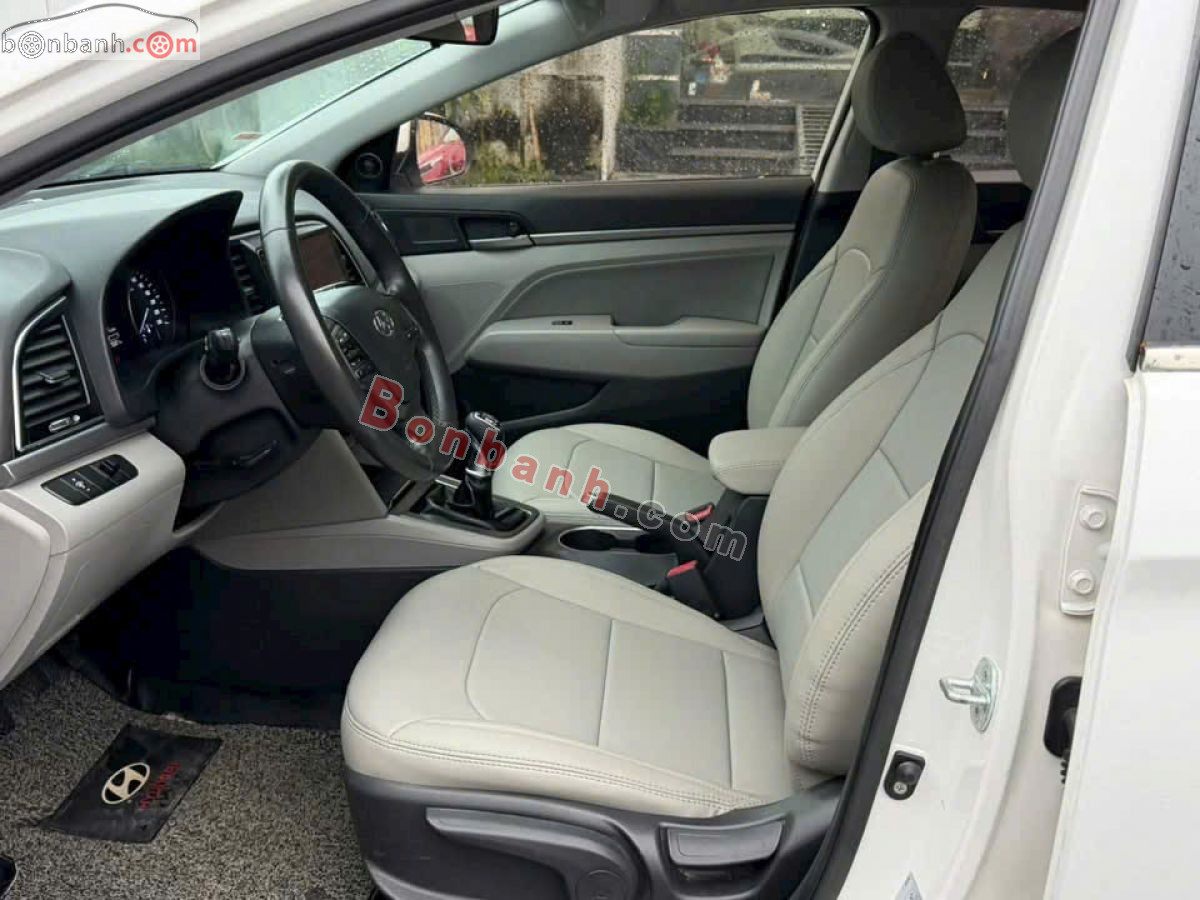Bán ô tô Hyundai Elantra 1.6 MT - 2018 - xe cũ