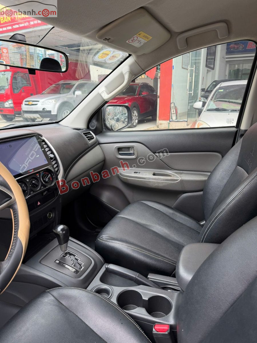 Bán ô tô Mitsubishi Triton 4x2 AT - 2016 - xe cũ