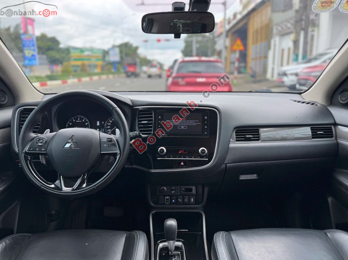 Bán ô tô Mitsubishi Outlander 2.0 CVT Premium - 2020 - xe cũ