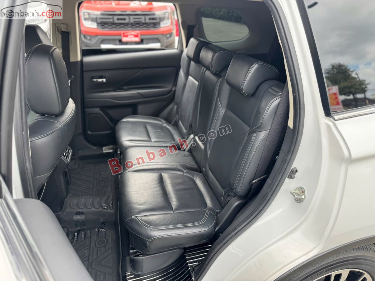 Bán ô tô Mitsubishi Outlander 2.0 CVT Premium - 2020 - xe cũ