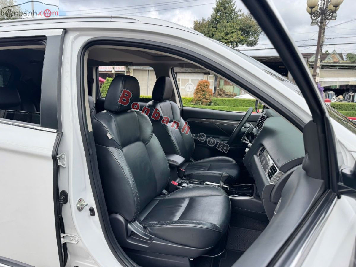 Bán ô tô Mitsubishi Outlander 2.0 CVT Premium - 2020 - xe cũ