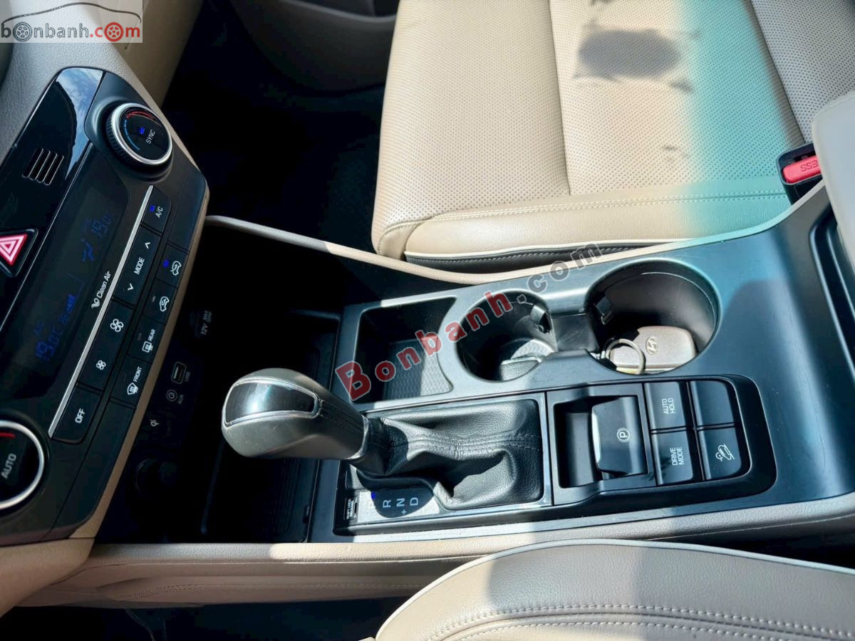 Bán ô tô Hyundai Tucson 2.0 AT CRDi - 2019 - xe cũ