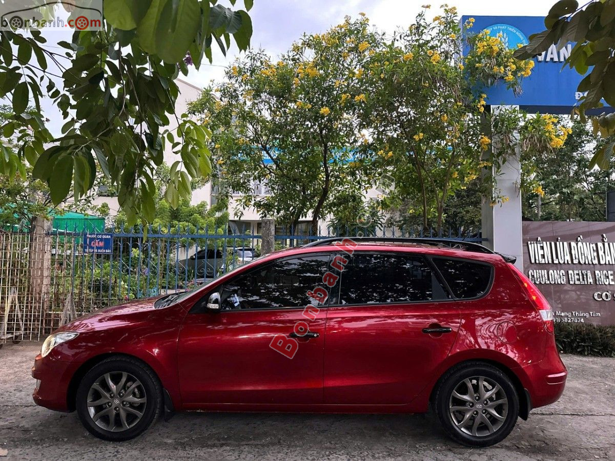 Bán ô tô Hyundai i30 CW 1.6 AT - 2011 - xe cũ