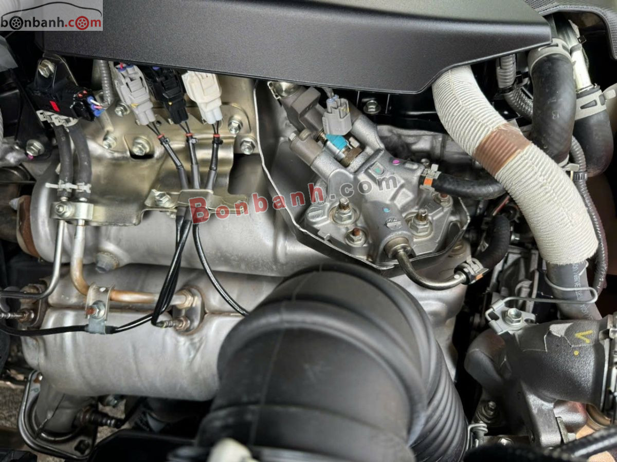 Bán ô tô Toyota Hilux 2.4L 4x2 AT - 2024 - xe cũ