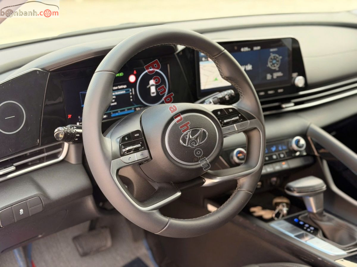 Bán ô tô Hyundai Elantra 1.6 AT Đặc biệt - 2025 - xe cũ