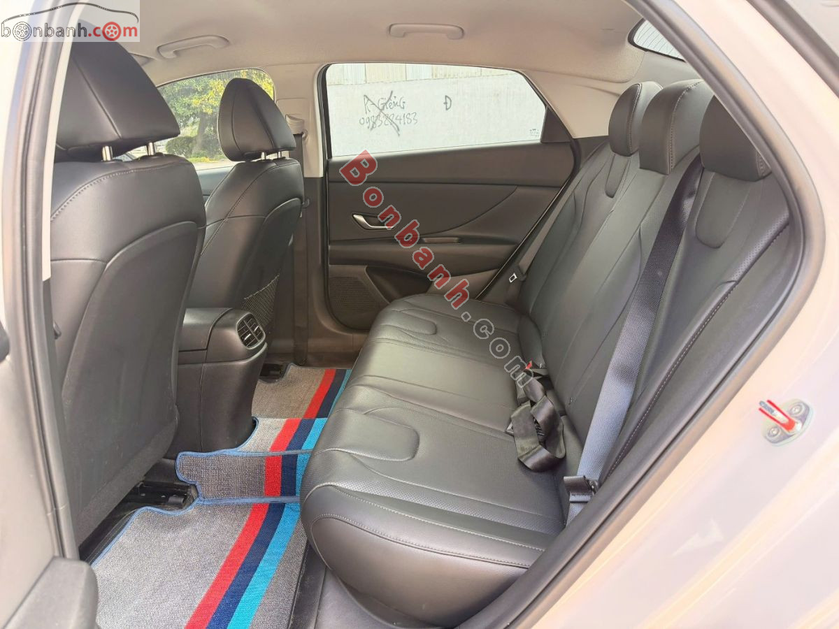 Bán ô tô Hyundai Elantra 1.6 AT Đặc biệt - 2025 - xe cũ