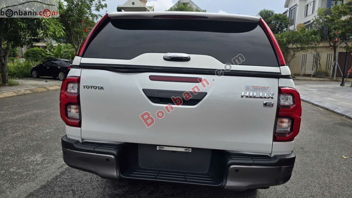 Bán ô tô Toyota Hilux 2.4L 4x2 AT - 2023 - xe cũ