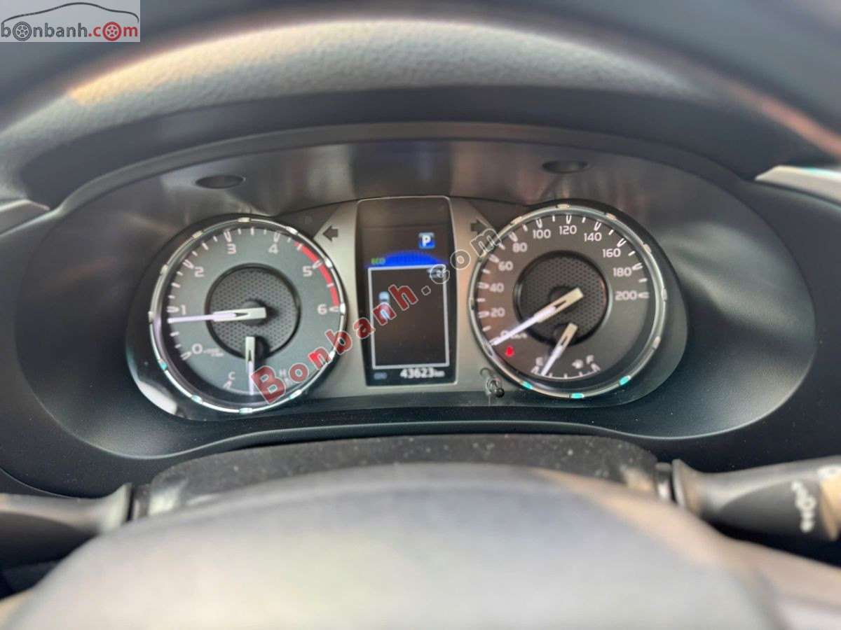Bán ô tô Toyota Hilux 2.4L 4x2 AT - 2024 - xe cũ