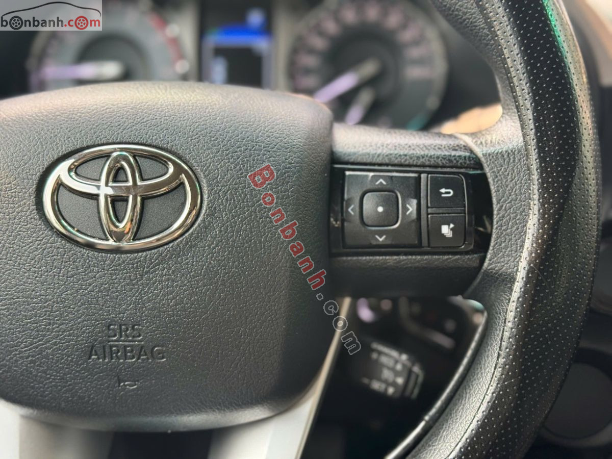 Bán ô tô Toyota Hilux 2.4L 4x2 AT - 2024 - xe cũ