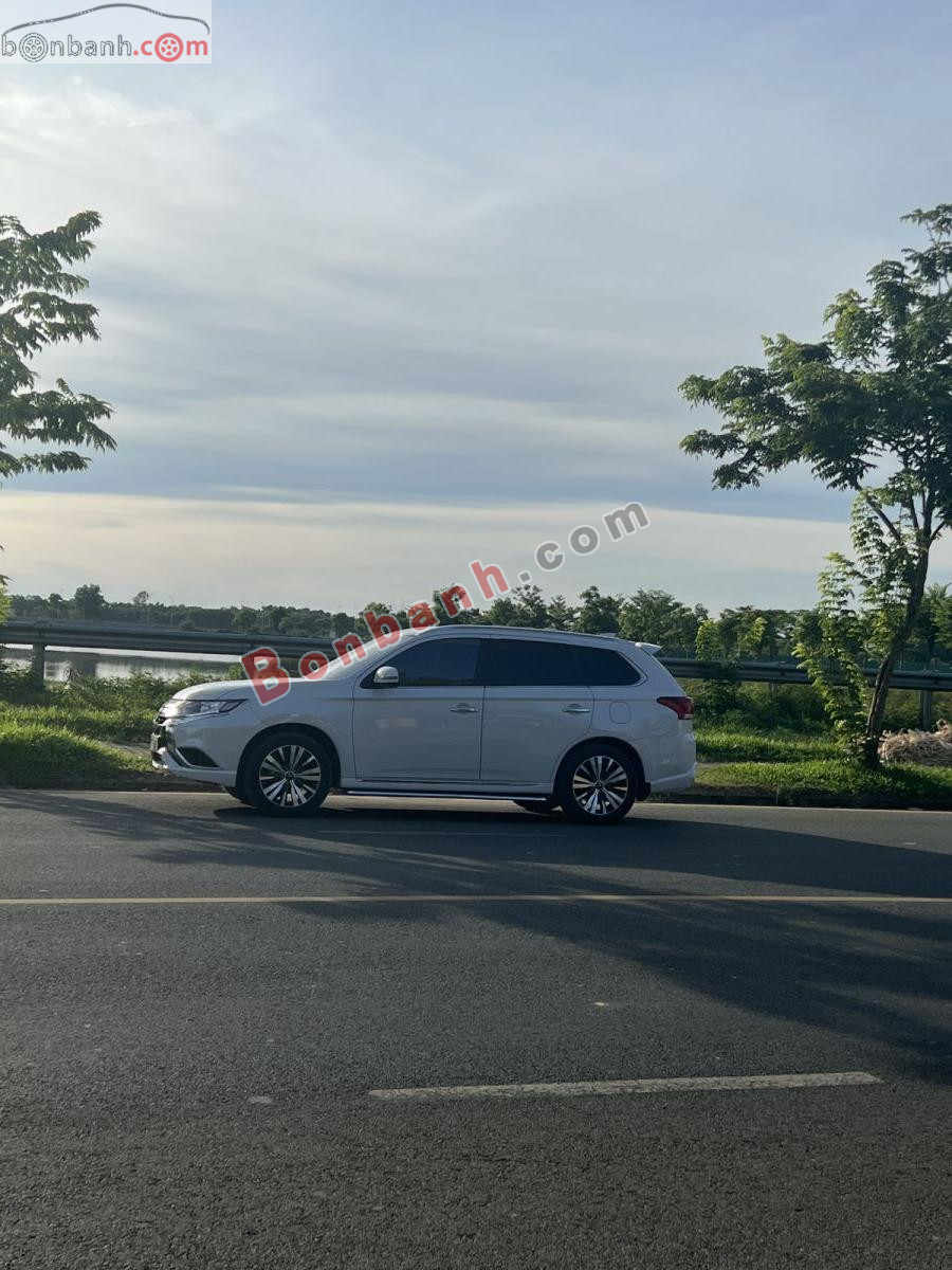 Bán ô tô Mitsubishi Outlander 2.0 CVT - 2024 - xe cũ