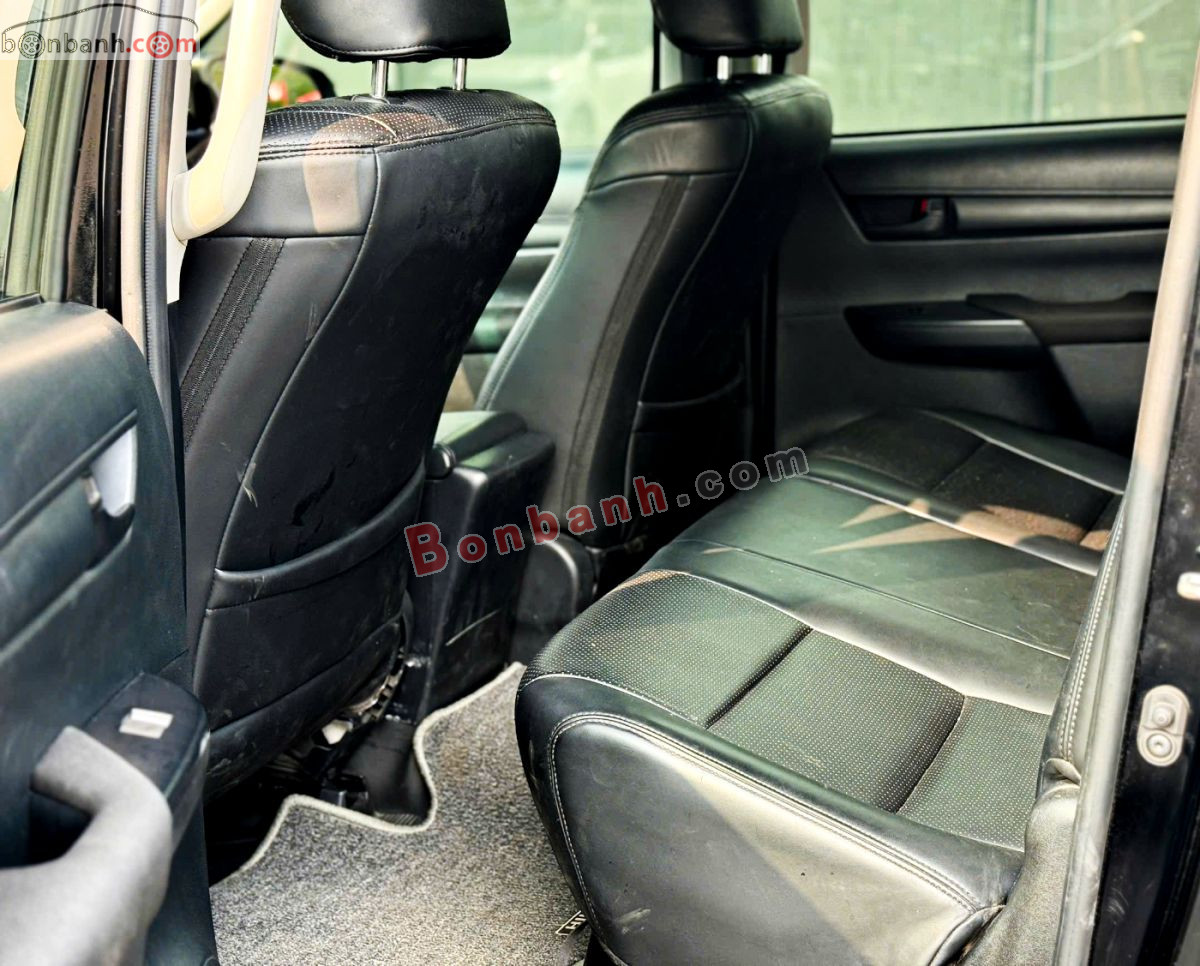 Bán ô tô Toyota Hilux 2.4L 4x2 AT - 2024 - xe cũ