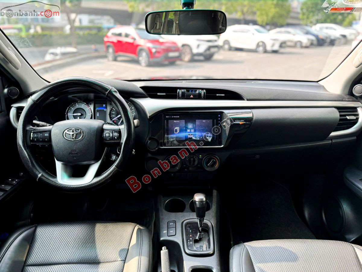 Bán ô tô Toyota Hilux 2.4L 4x2 AT - 2024 - xe cũ