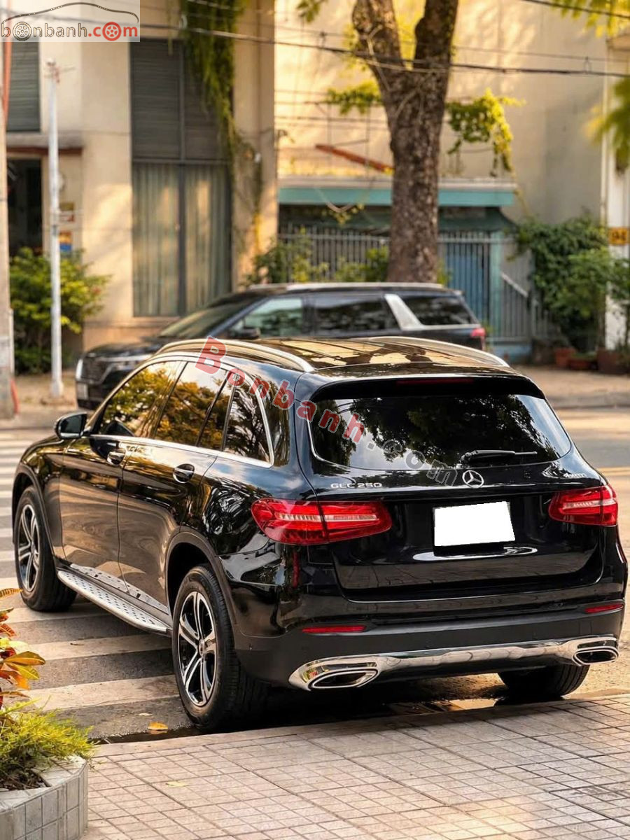 Bán ô tô Mercedes Benz GLC 250 4Matic - 2017 - xe cũ
