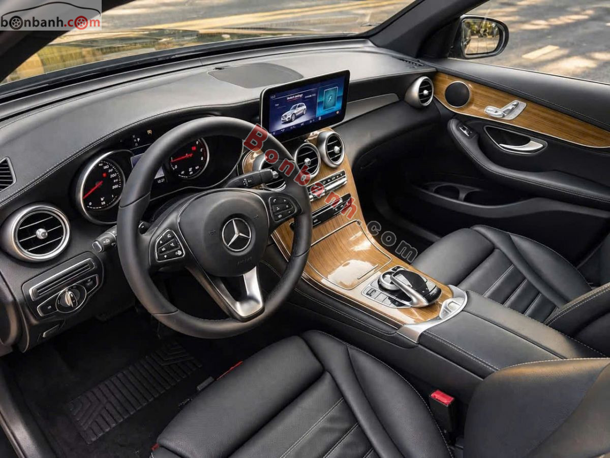 Bán ô tô Mercedes Benz GLC 250 4Matic - 2017 - xe cũ