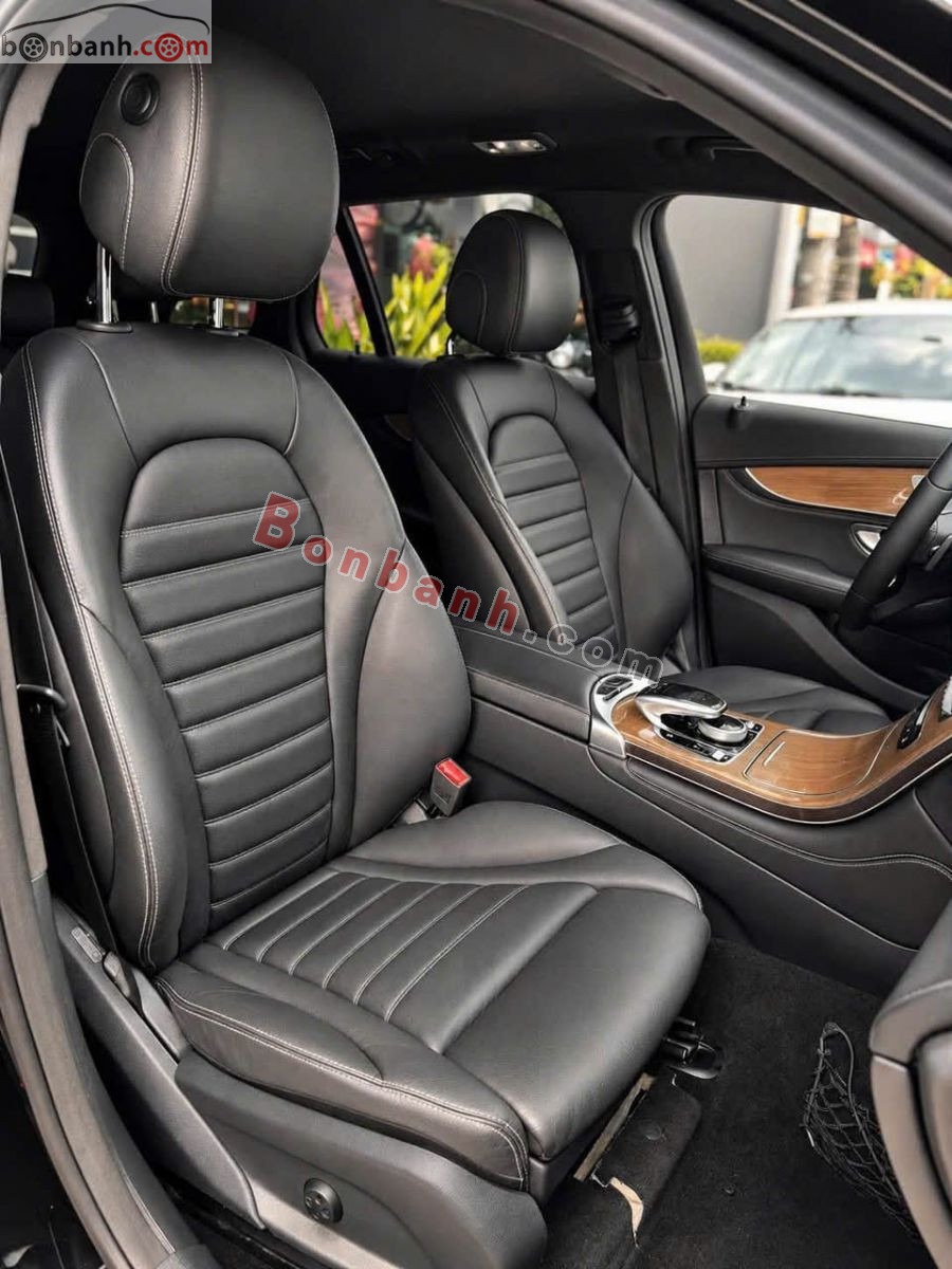 Bán ô tô Mercedes Benz GLC 250 4Matic - 2017 - xe cũ