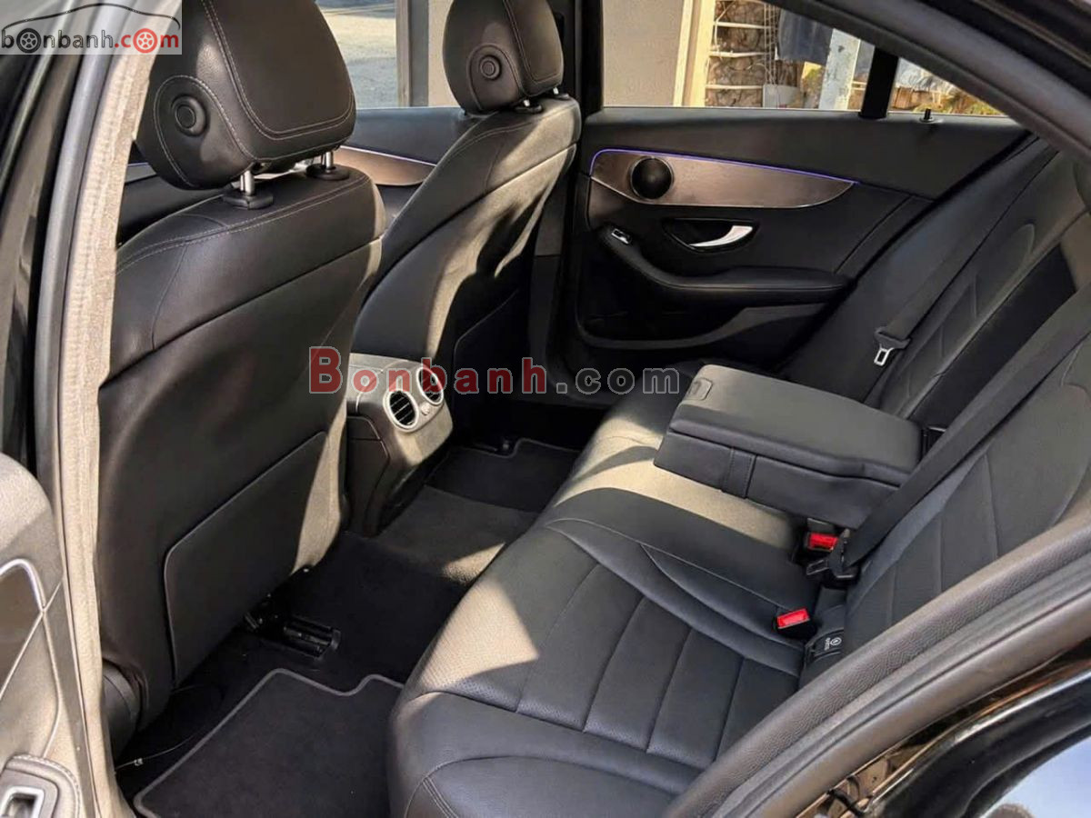 Bán ô tô Mercedes Benz C class C180 AMG - 2021 - xe cũ