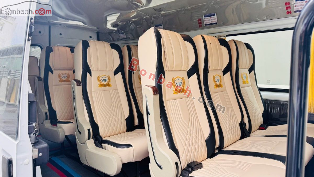 Bán ô tô Ford Transit Tiêu chuẩn - 2024 - xe cũ