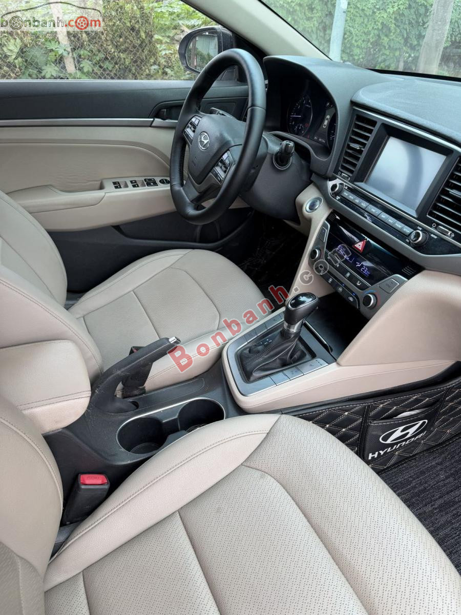 Bán ô tô Hyundai Elantra 2.0 AT - 2019 - xe cũ