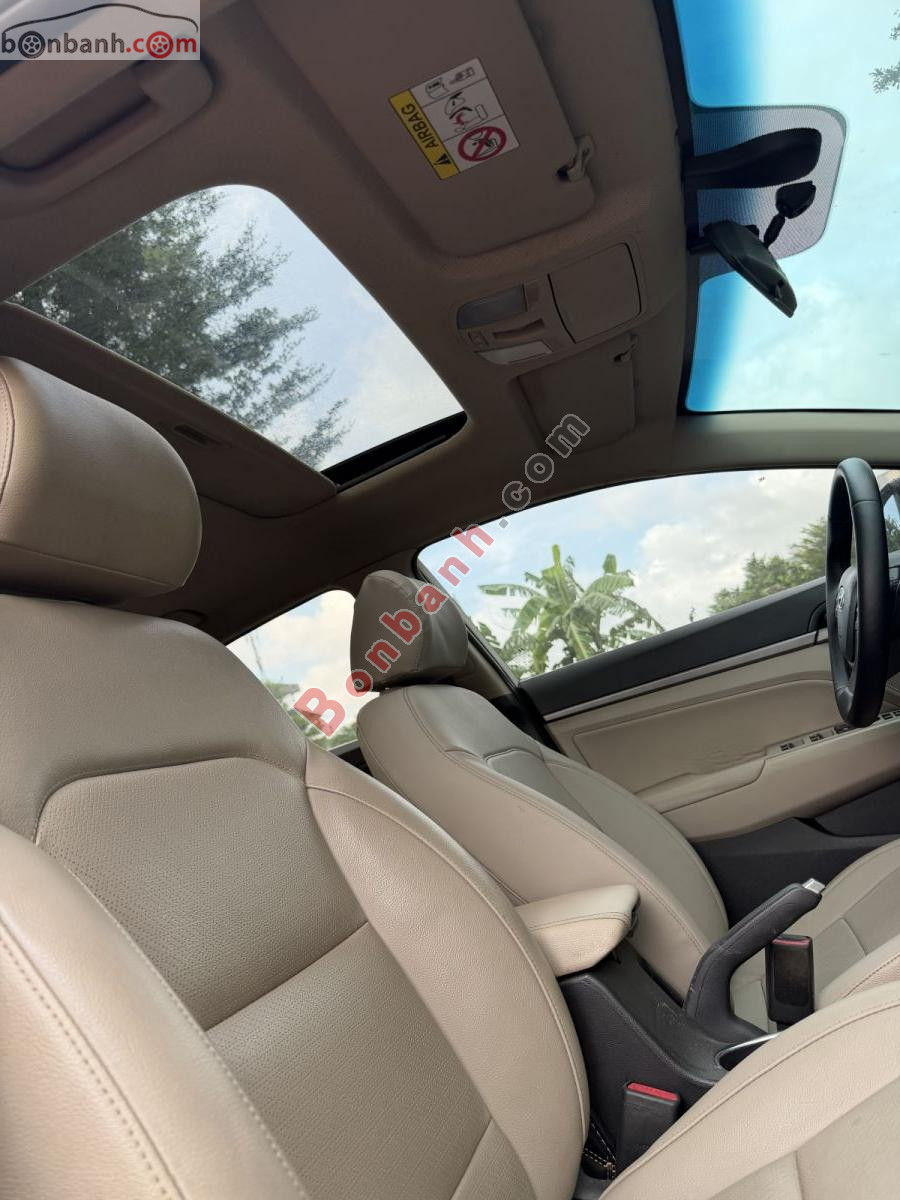 Bán ô tô Hyundai Elantra 2.0 AT - 2019 - xe cũ