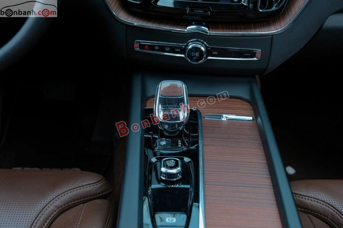 Bán ô tô Volvo XC60 Plug-in Hybrid Ultra T8 AWD - 2025 - xe cũ