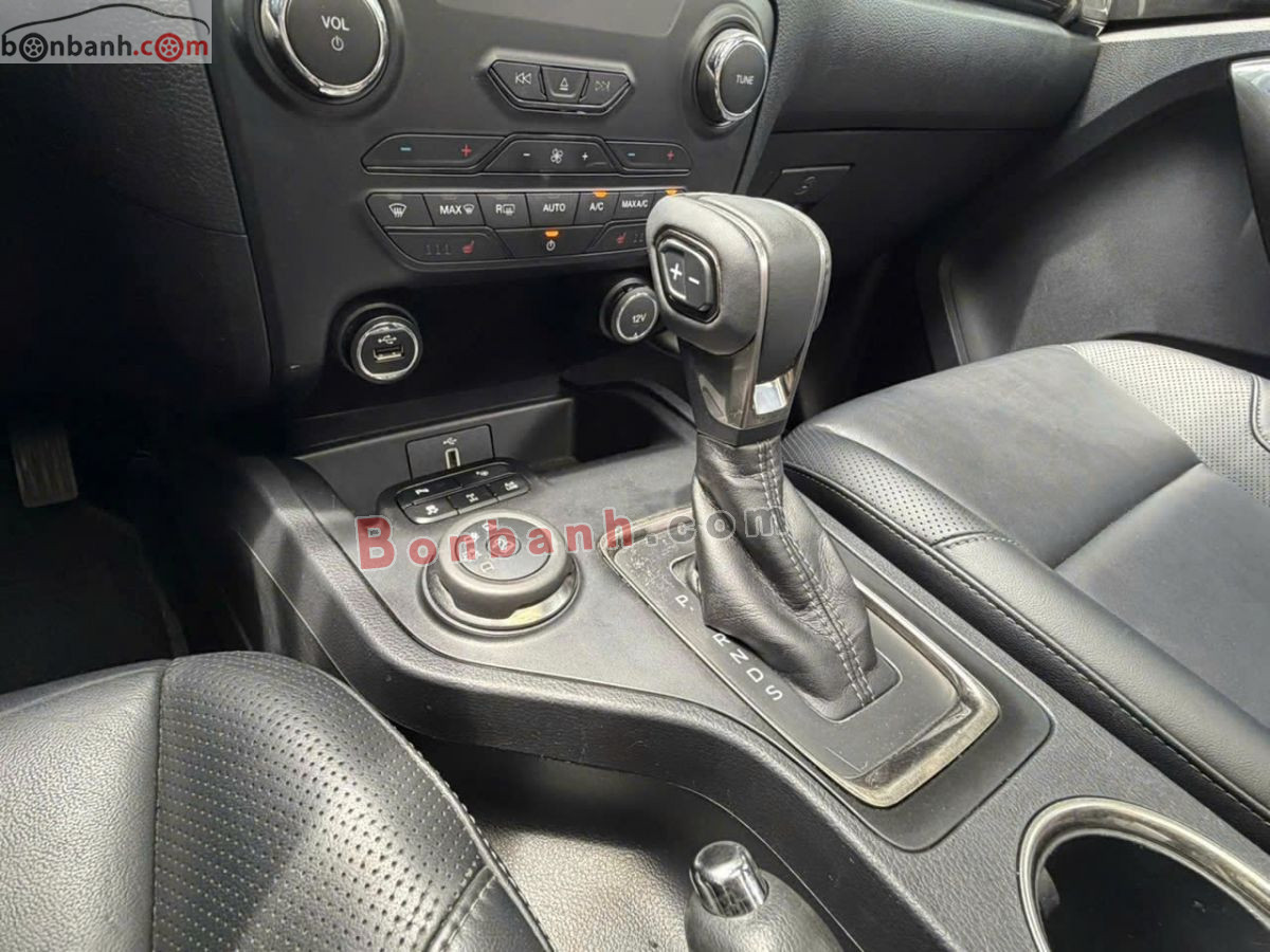 Bán ô tô Ford Everest Titanium 2.0L 4x4 AT - 2018 - xe cũ