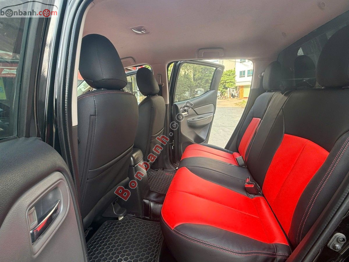 Bán ô tô Mitsubishi Triton 4x2 AT - 2015 - xe cũ