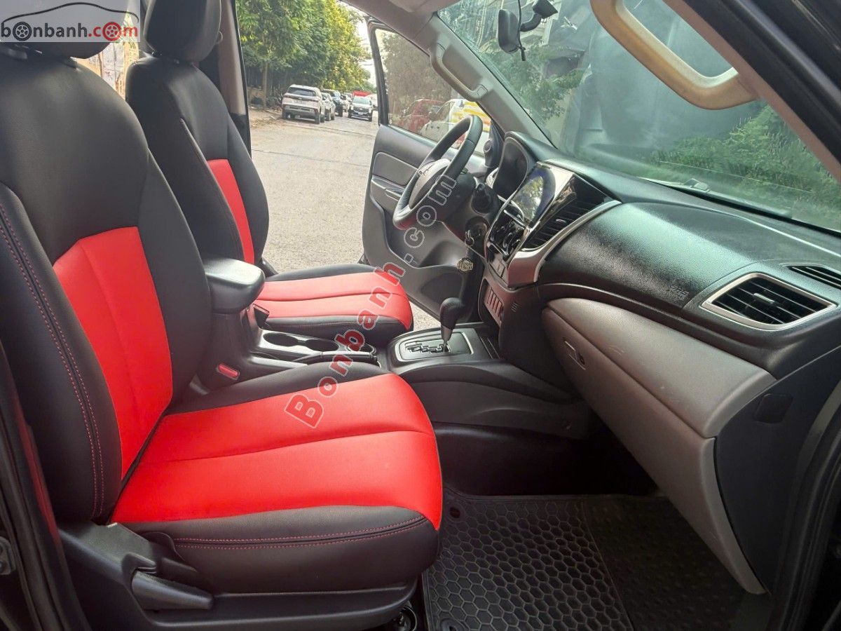 Bán ô tô Mitsubishi Triton 4x2 AT - 2015 - xe cũ