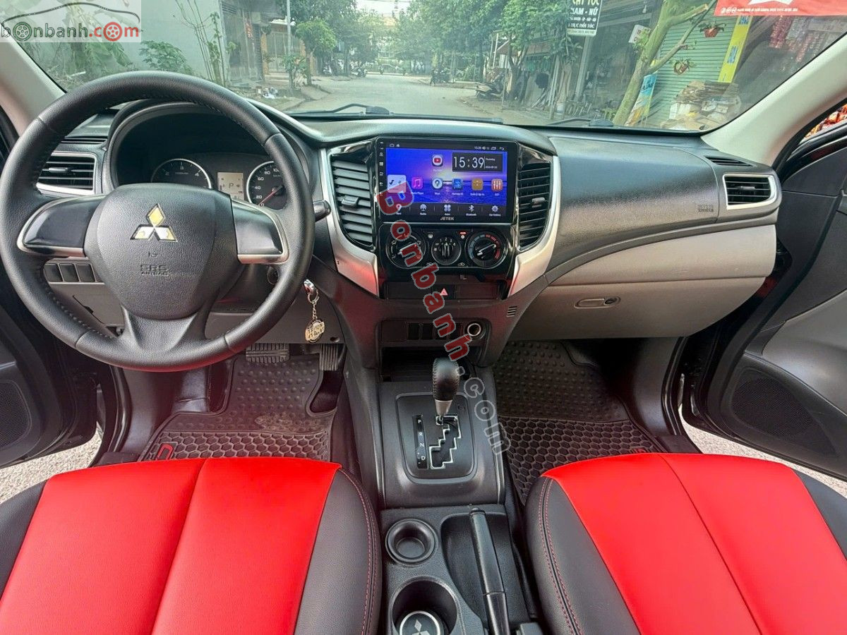 Bán ô tô Mitsubishi Triton 4x2 AT - 2015 - xe cũ