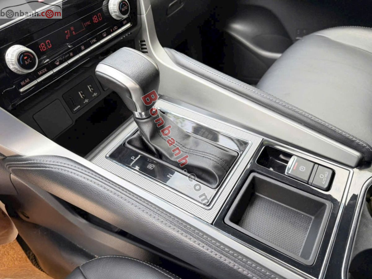 Bán ô tô Mitsubishi Pajero Sport 2.4D 4x2 AT - 2020 - xe cũ