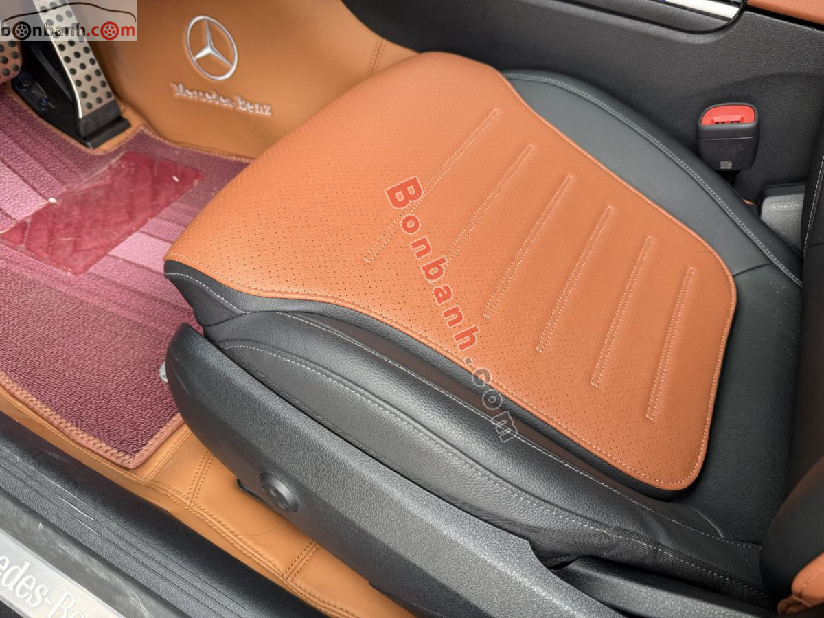 Bán ô tô Mercedes Benz C class C300 AMG - 2025 - xe cũ