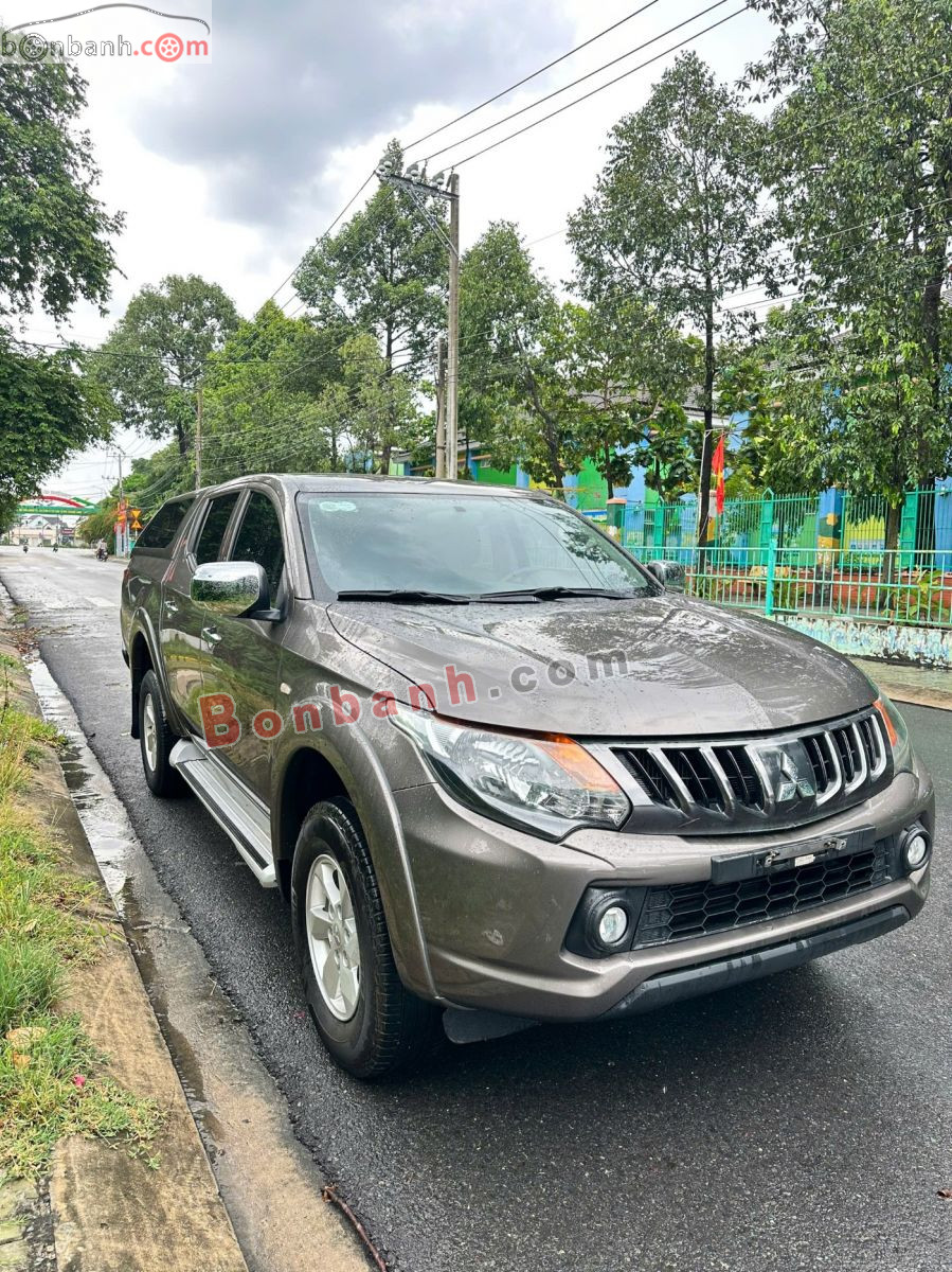 Bán ô tô Mitsubishi Triton 4x2 AT - 2018 - xe cũ