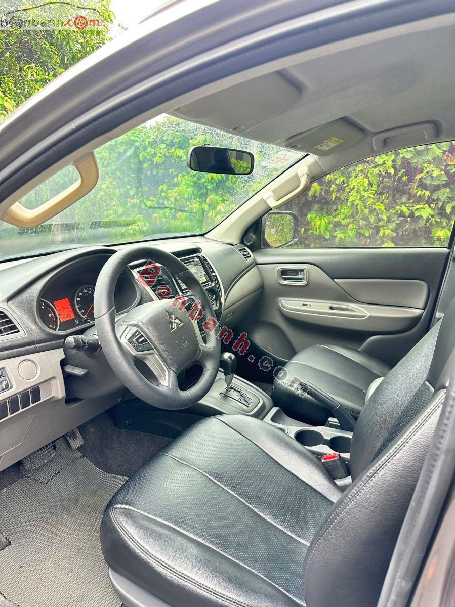 Bán ô tô Mitsubishi Triton 4x2 AT - 2018 - xe cũ
