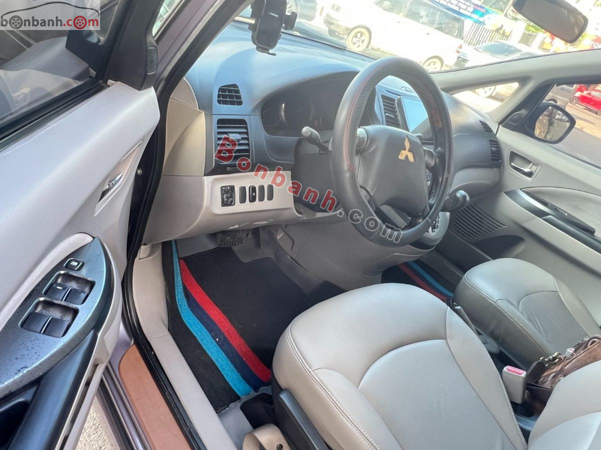 Bán ô tô Mitsubishi Grandis 2.4 AT - 2005 - xe cũ
